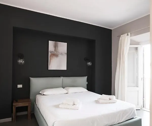 Apartment Easytopstay - Piazza Venezia Charming Penthouse