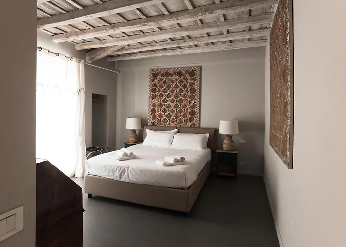 Easytopstay - Piazza Venezia Charming Penthouse Apartment *