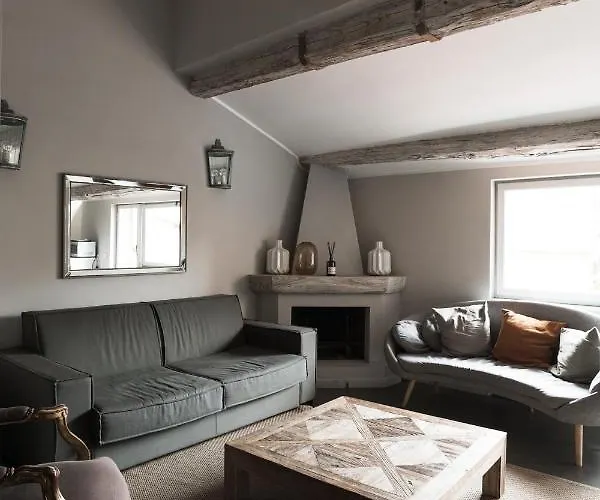 Easytopstay - Piazza Venezia Charming Penthouse Apartment *