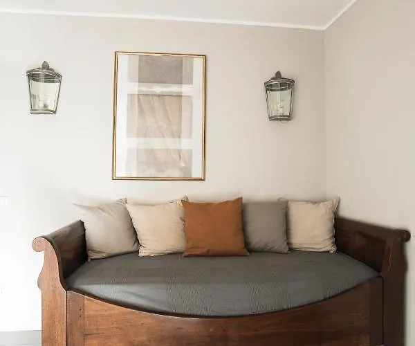 Easytopstay - Piazza Venezia Charming Penthouse Apartment Rom